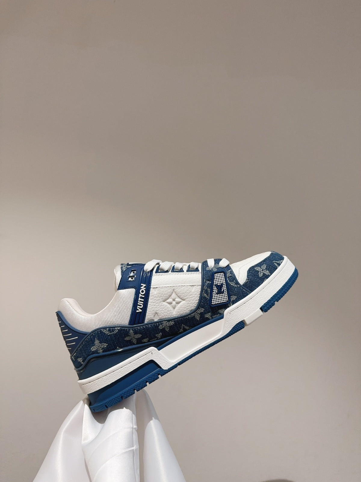 Lv sneakers blue