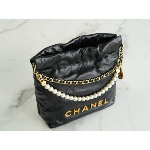 𝗖𝗛𝗔𝗡𝗘𝗟✦ 23S 22 Mini pearl chain bag black - Rachellebags