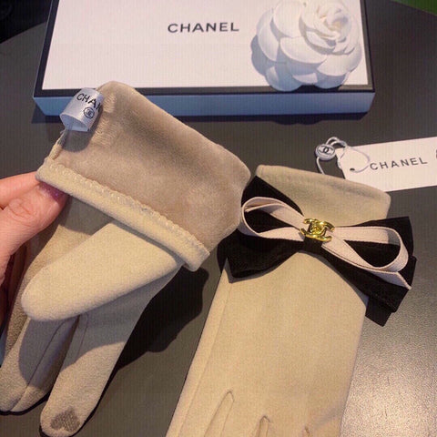 CHANEL NEW WOOL GLOVES WARM PADDED LINING - Rachellebags