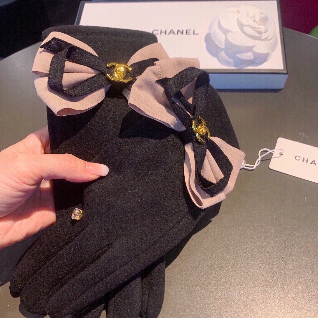 CHANEL NEW WOOL GLOVES WARM PADDED LINING - Rachellebags